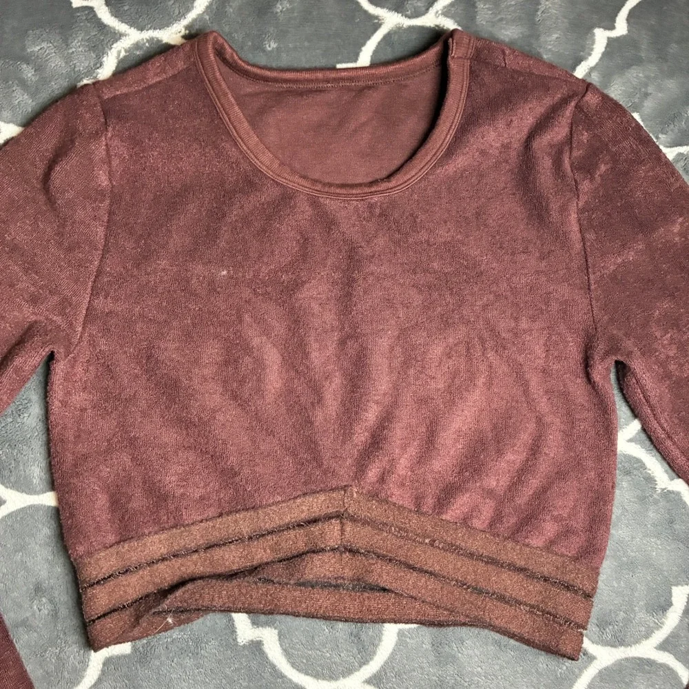 Alo Yoga Long Sleeve Crop Top Burgundy Maroon Criss Cross Waist Athletic Small